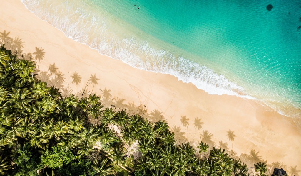 Secluded beach with turquoise water on São Tomé and Príncipe island