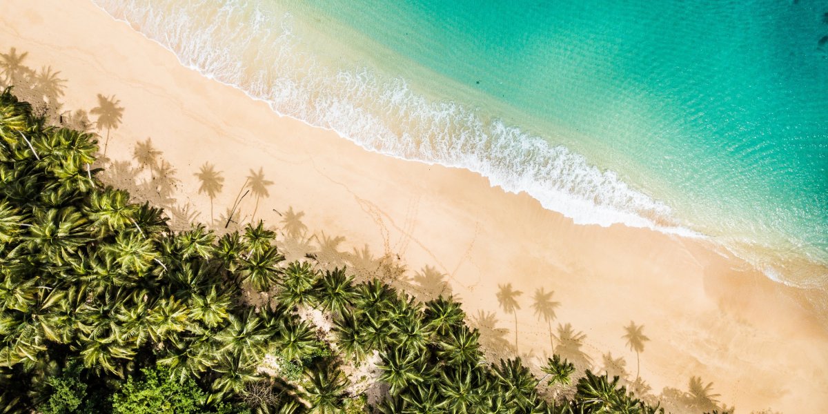 Secluded beach with turquoise water on São Tomé and Príncipe island